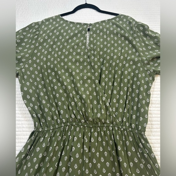 Old Navy Green Print Shorts Romper. Size XL. - Picture 11 of 11